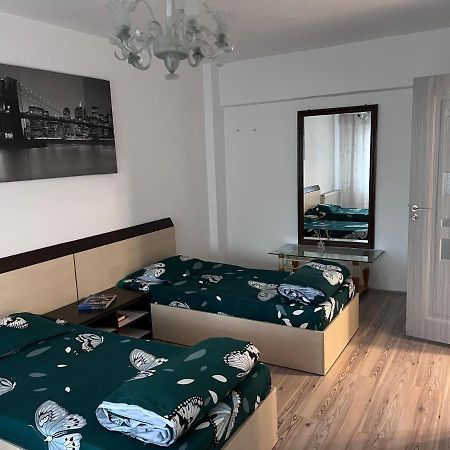 Apartament In Centrul Orasului Бакэу Экстерьер фото