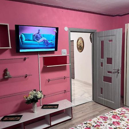 Apartament In Centrul Orasului Бакэу Экстерьер фото