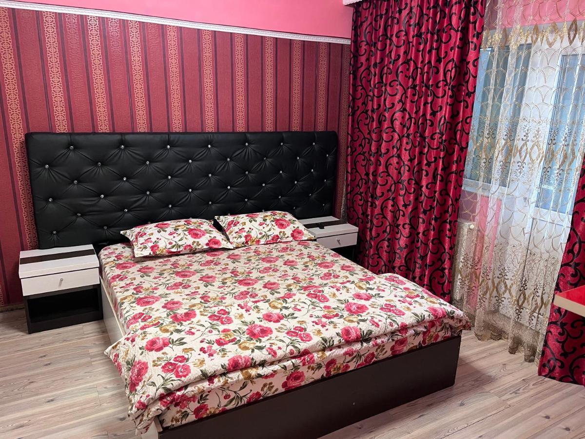 Apartament In Centrul Orasului Бакэу Экстерьер фото