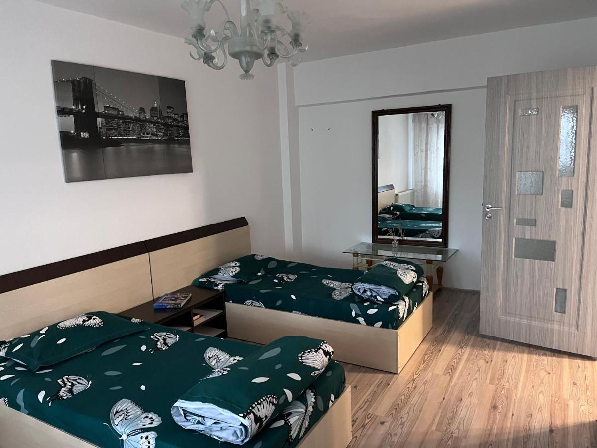 Apartament In Centrul Orasului Бакэу Экстерьер фото