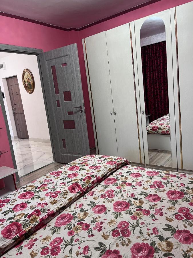 Apartament In Centrul Orasului Бакэу Экстерьер фото