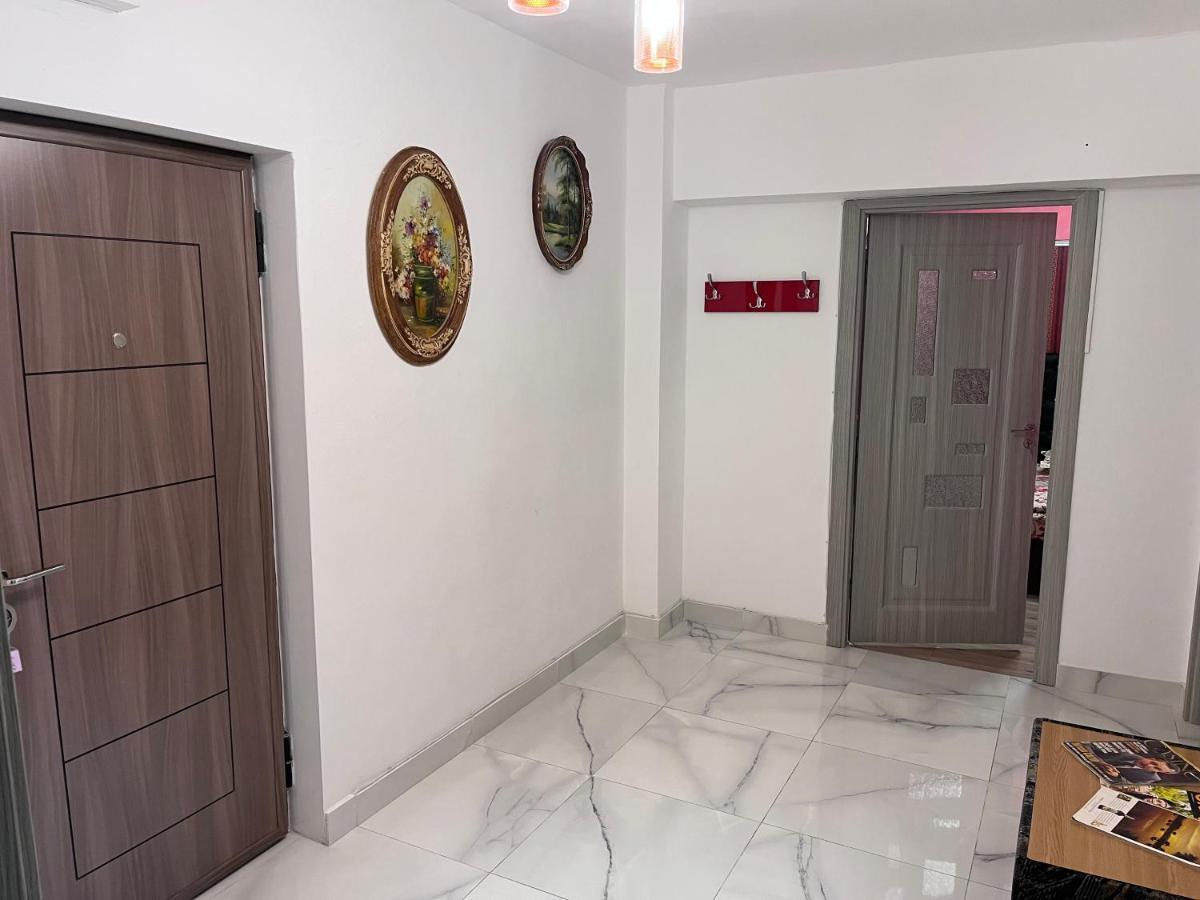 Apartament In Centrul Orasului Бакэу Экстерьер фото