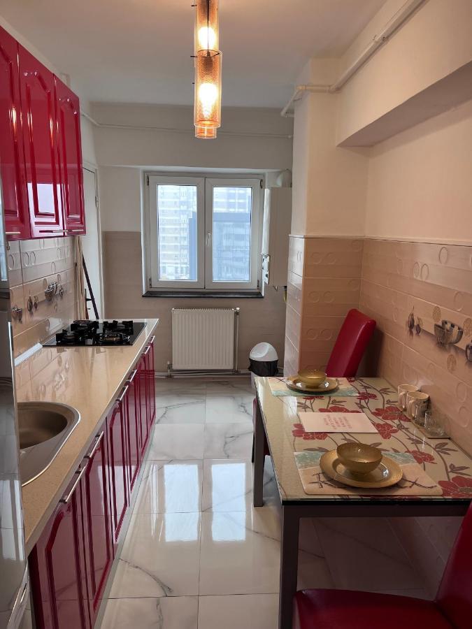 Apartament In Centrul Orasului Бакэу Экстерьер фото