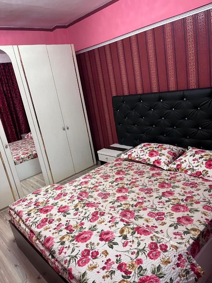 Apartament In Centrul Orasului Бакэу Экстерьер фото